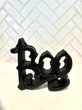 KD Vintage black glitter "Boo" sign